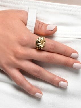 Gold Shell Dome Statement Ring 24K Gold Plated NWOT